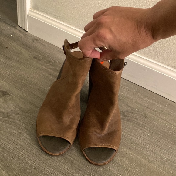 Lucky Brand Sandles - Picture 5 of 5